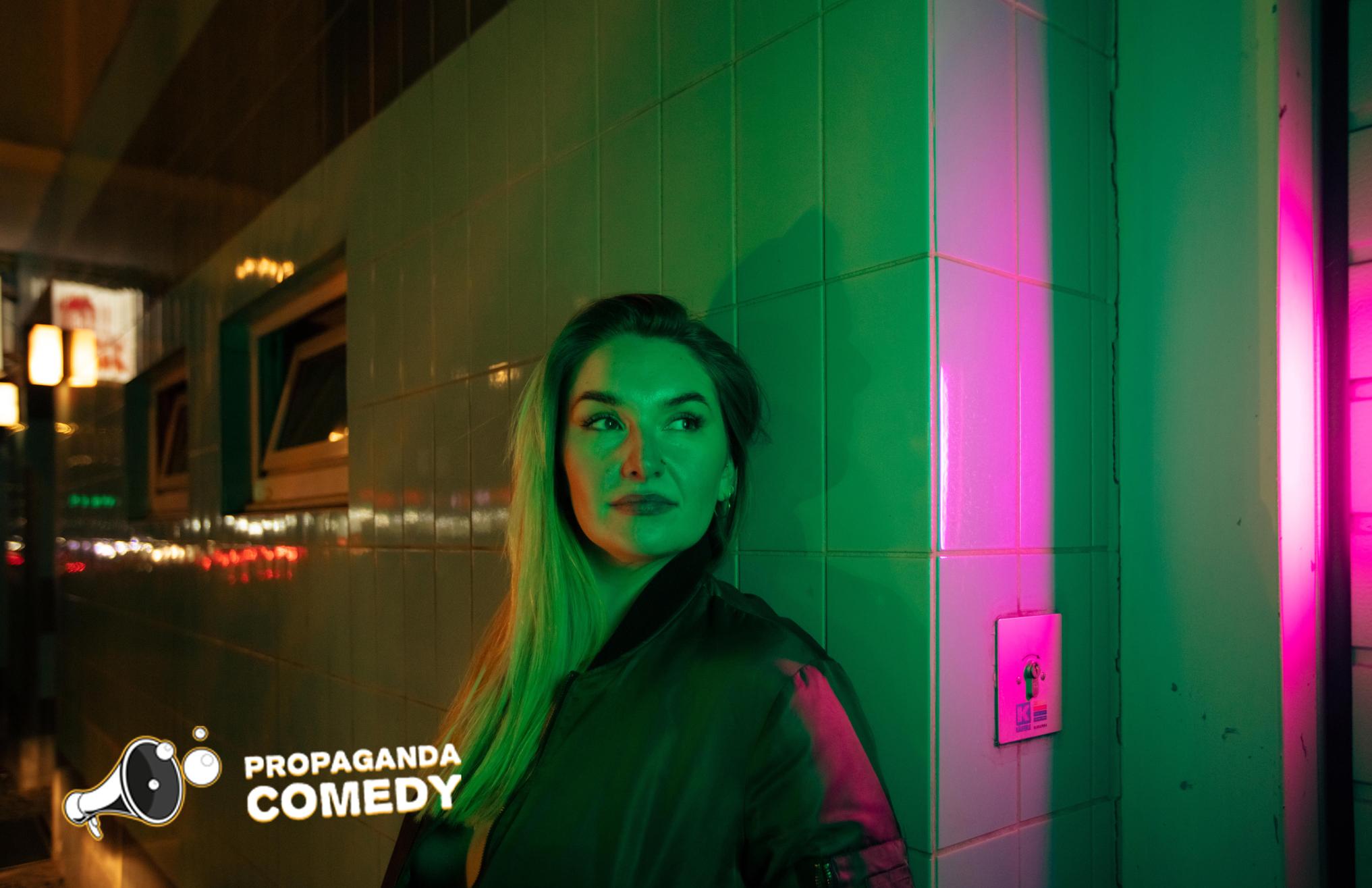 English Stand Up – Propaganda Comedy #6.06 – Zana Fejzic *Berlin